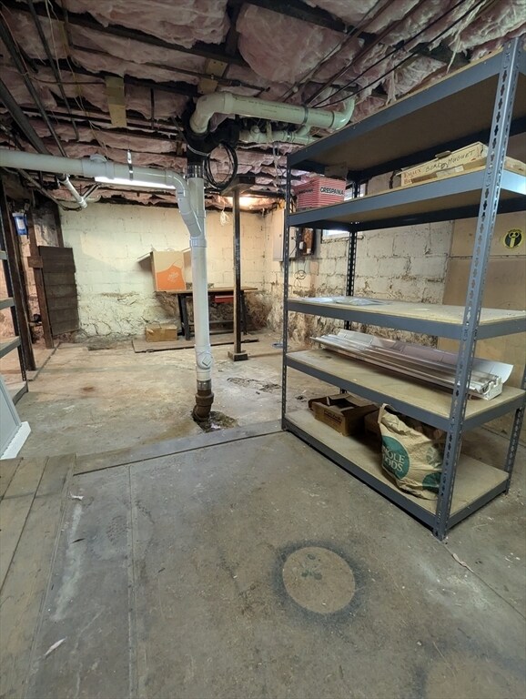 Building Photo - 17 Commonwealth Rd