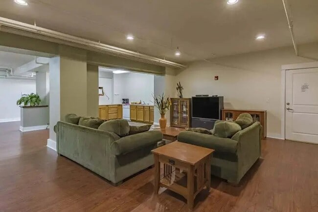 Building Photo - 312 Court St