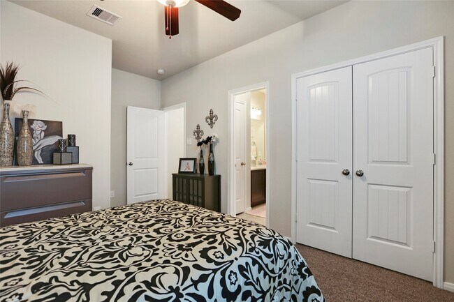 Building Photo - 14141 Isle Royal Ln