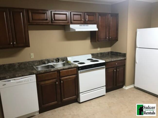 Building Photo - Dayton Duplexes