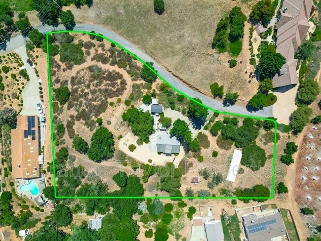 Building Photo - 2689 Daisy Ln