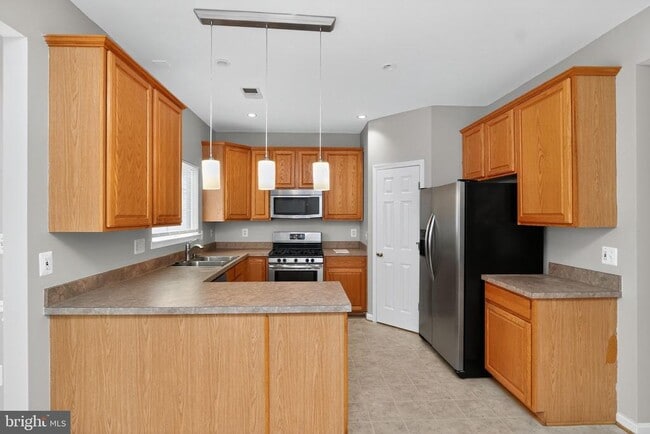 Building Photo - 8611 Ellesmere Way