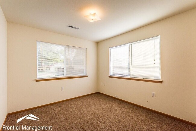 Building Photo - 402-b N 10th St