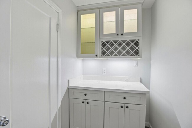 Building Photo - 251 C St