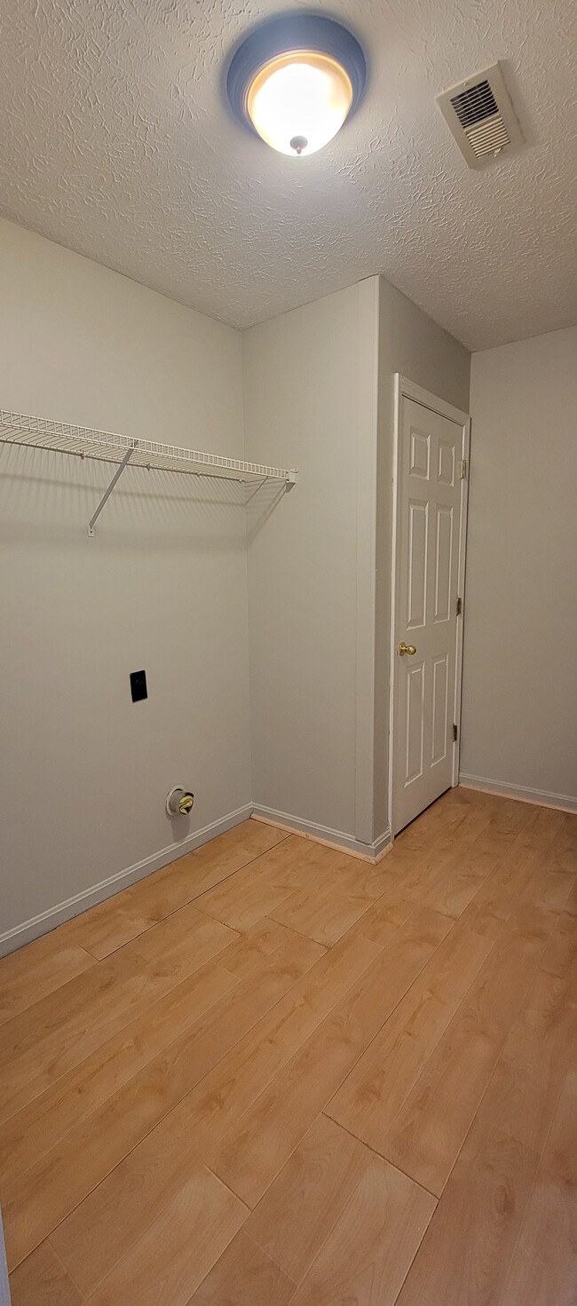 Building Photo - 1216 Pebble Creek Dr