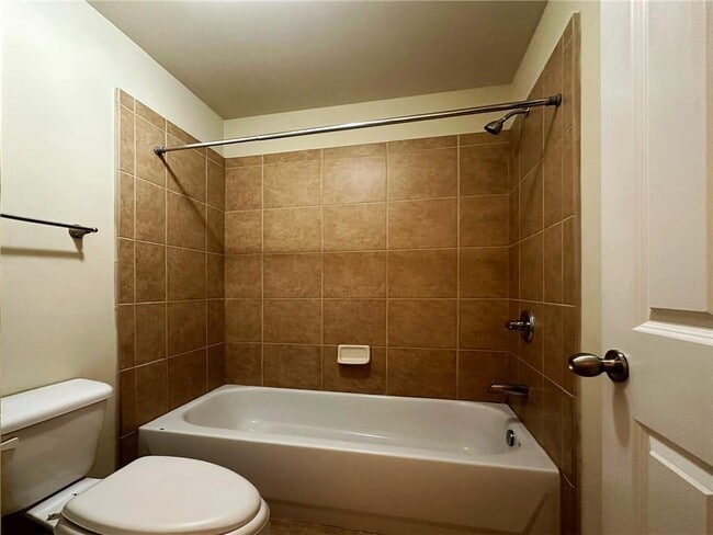 Building Photo - 5132 Meridian Ln