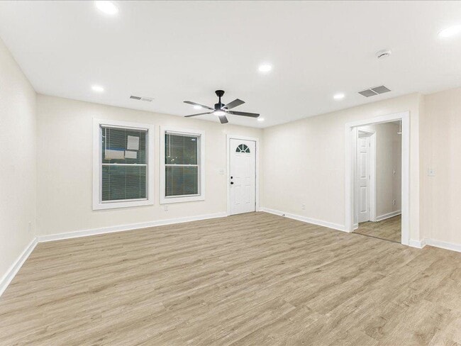 Building Photo - 5794 Pinecrest Rd SW