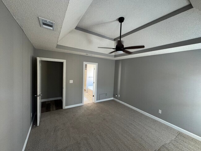 Building Photo - Wilmington Place Home