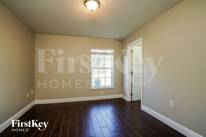 Building Photo - 3313 NE 15th Pl