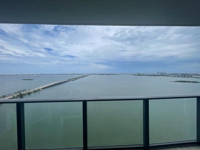 Building Photo - 3131 NE 7th Ave