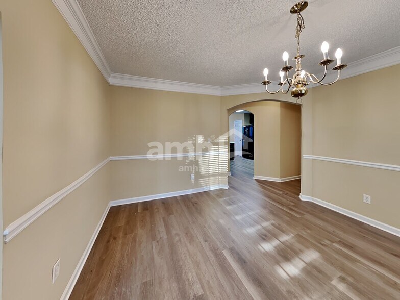 Building Photo - 447 The Gables Dr