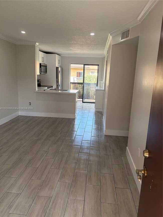 Primary Photo - 5460 W 21st Ct