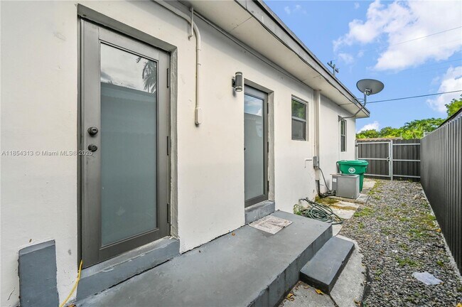 Building Photo - 2465 NW 35th St