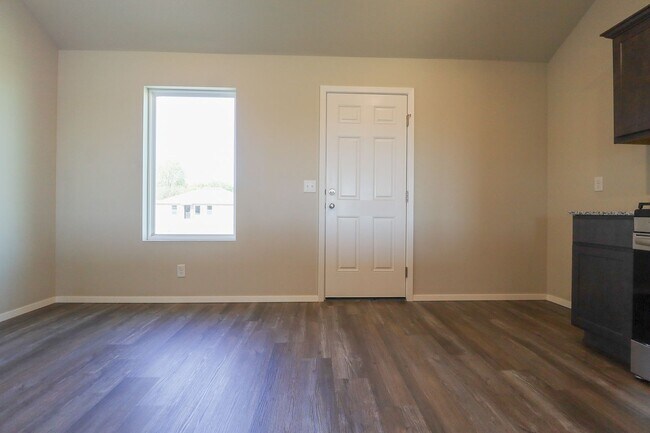 Building Photo - Stunning New Construction Home 4 Bed 2 Bath in Bixby!