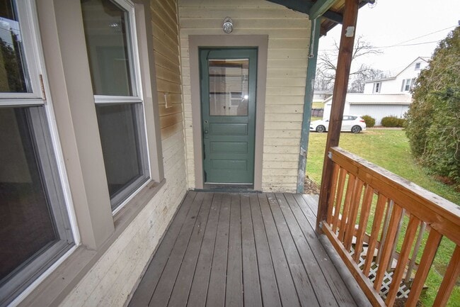 Building Photo - Spacious Three Bedroom House in Mill Hall!