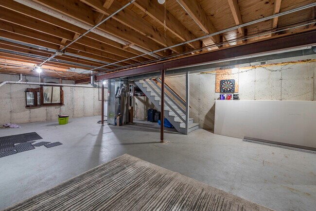 Building Photo - 686 Chippewa Cir