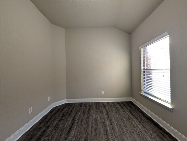 Building Photo - 1209 Old FM 306