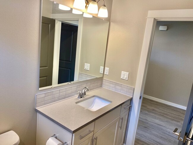 Building Photo - 61357 SE Matthew St