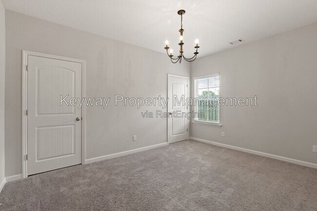 Building Photo - 221 Ducal St