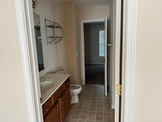 Building Photo - Charming 2-Bedroom, 2-Bath Townhouse in Winston-Salem