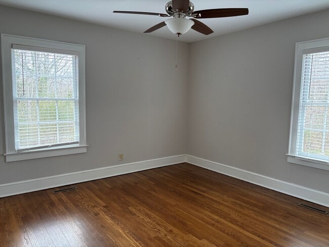 Building Photo - 3-4 bed, 2 bath with full basement in Asheboro