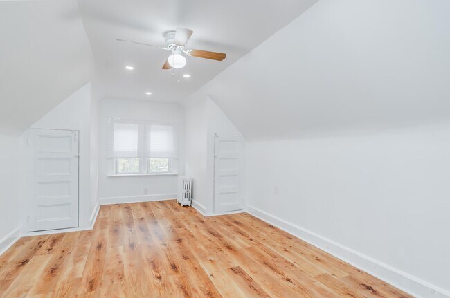Building Photo - 324 Stegman Pkwy
