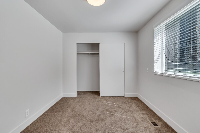Building Photo - 2111 E 3300 S