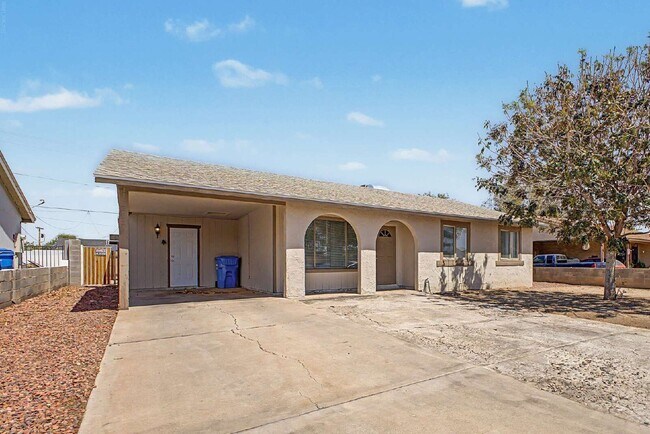 Building Photo - 2521 N 49th Ave