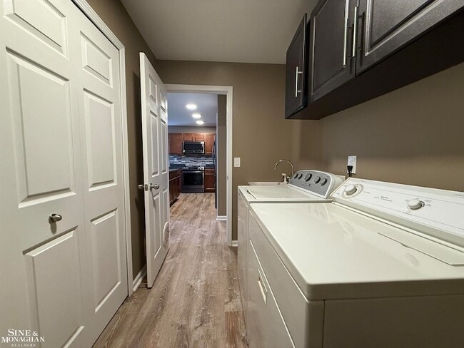 Building Photo - 27017 Carrington Pl