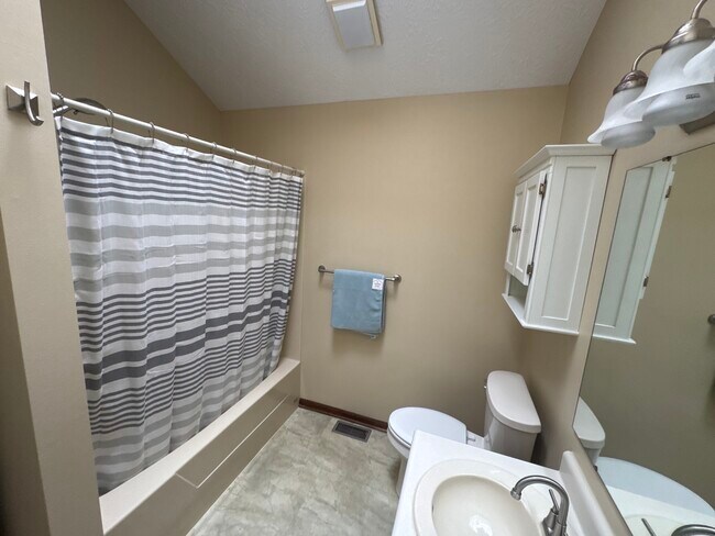 Building Photo - 9229 Westdrum Ct