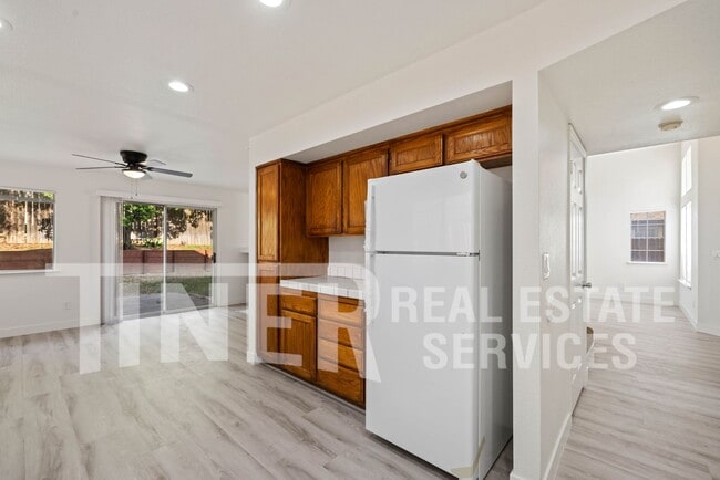 Building Photo - 8242 Scrub Oak Way