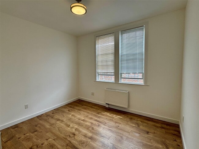 Building Photo - 68-56 76th St