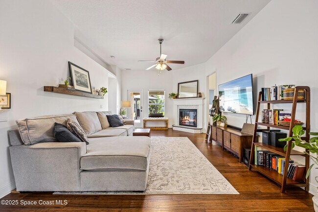 Building Photo - 1236 Alaqua Way