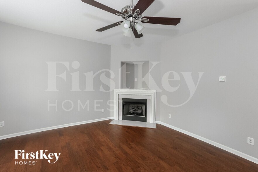 Building Photo - 11253 Heritage Green Dr