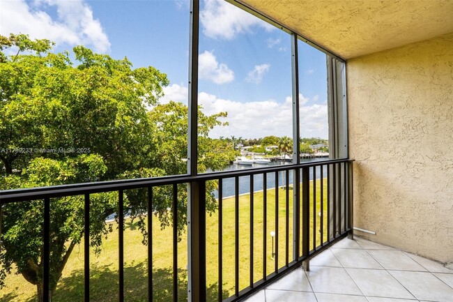 Building Photo - 601 Three Islands Boulevard