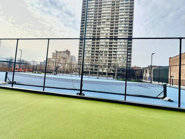 Building Photo - 2020 N Lincoln Park W