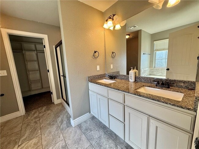 Building Photo - 1140 Willow Oak