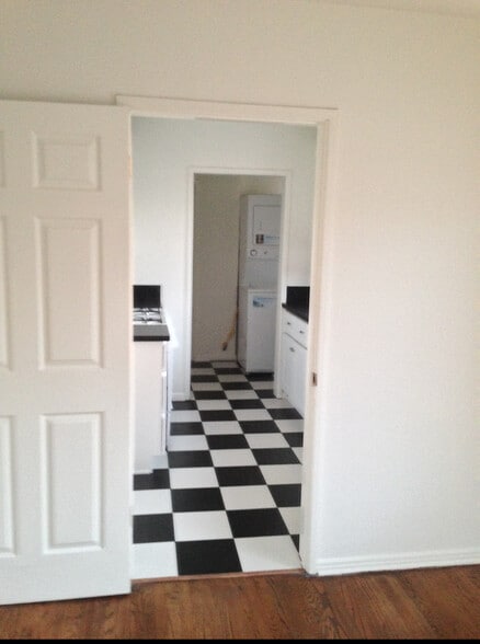 Building Photo - 615 N Coronado St