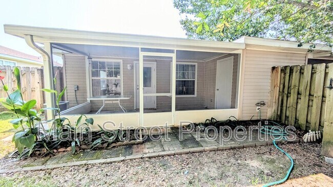 Building Photo - 7889 Stonebrook Dr