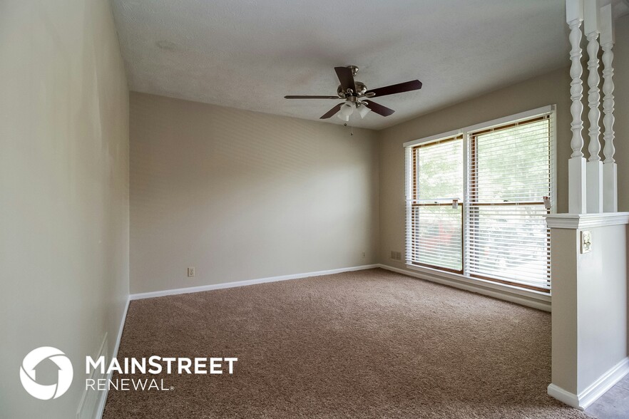 Building Photo - 5600 Wooded Lake Dr