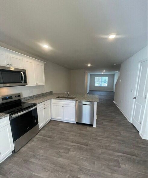 Building Photo - 8655 Brixton Shay Dr