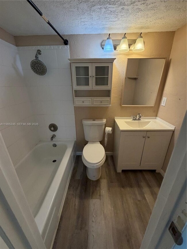 Building Photo - 355 Sheffield O