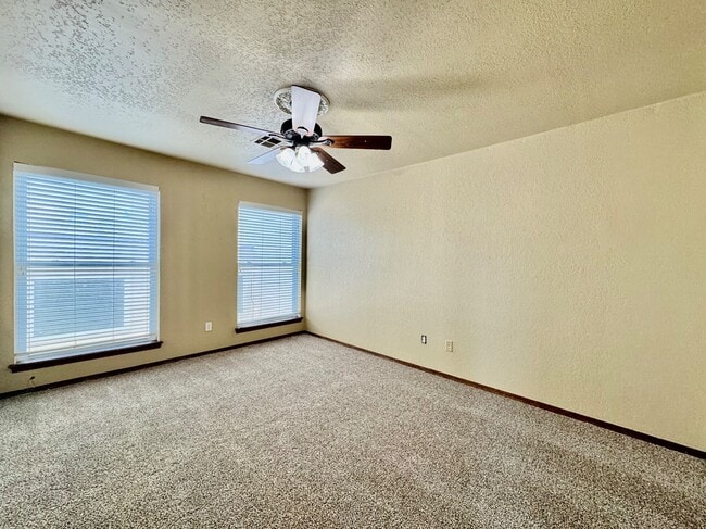 Building Photo - 415 Timberwind Rd