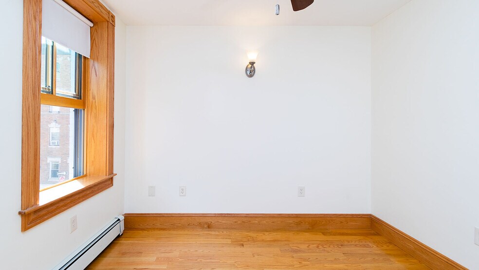 Building Photo - 29 Phillips St