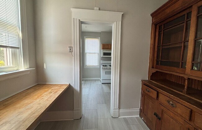 Building Photo - 3241 Jefferson Ave