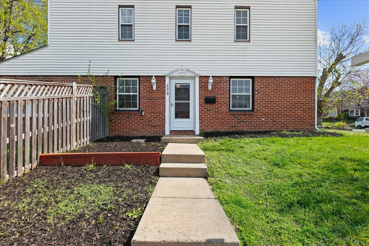 Building Photo - 239 Nottoway St SE