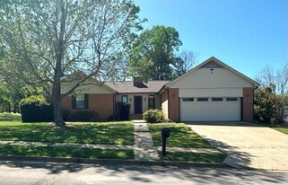 Building Photo - 1914 Cardinal Dr