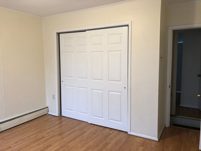 Building Photo - 136 Barnt Ave