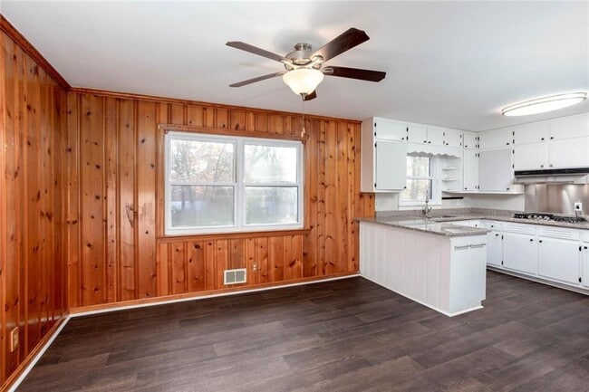 Building Photo - 2663 Hicks Rd