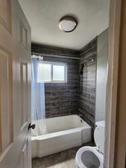 Building Photo - 1994 Elmira St